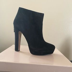 BCBG GENERATION SUEDE ANKLE BOOT